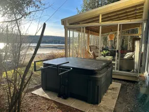 Waterfront with HOT TUB in Eastman! - Image 2