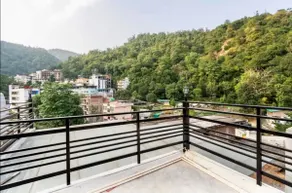 Luxury 2bhk Airbnb Apartment - Image 3
