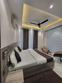 Luxury 2bhk Airbnb Apartment - Image 2