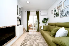 Breezy Coastal Hideaway Near the Beach - Image 2
