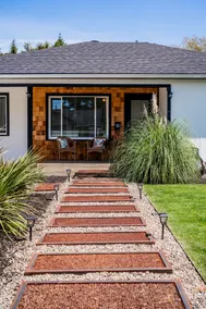 Clean, comfy, pet friendly & fully stocked - Image 3