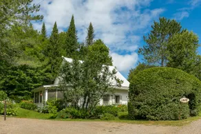 Cozy lakeside cottage - Image 2