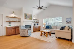 Smith Mountain Lake Retreat - Image 4