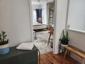 Top floor Capitol Hill apartment - Image 5