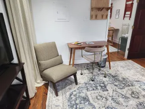 Top floor Capitol Hill apartment - Image 4