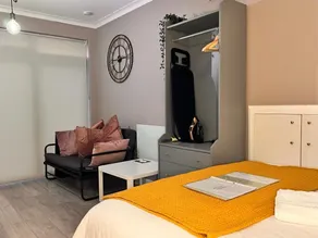 Cosy & Convenient space near M1, EM Airport & City - Image 2