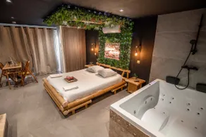 The Love Room Jungle Experience - Image 2