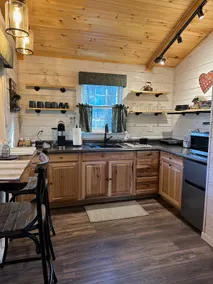 Mary's Cabin - Image 5
