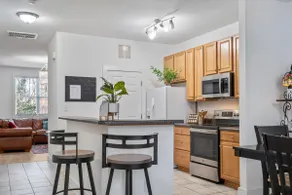 DWELL-Downtown:a modern pad w/3 BR slps 6 comfort! - Image 5