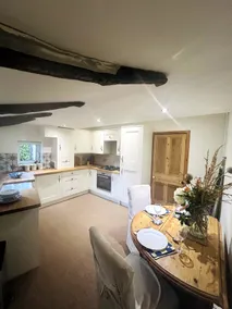 Rose-Lilly Cottage - Image 4