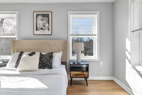 5-BR Home near DC Metro -Free Parking/Full Kitchen - Image 2