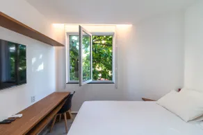 High Standard Renovated Dias Ferreira Leblon Jacuzzi - Image 5