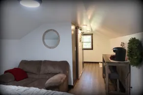 Cozy Loft Retreat - Image 3