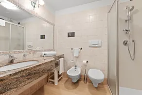 Studio with 4 beds, swimming pool and spa - Image 3