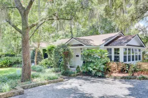 The Bungalow at Linwood - Charming Guest House - Image 2