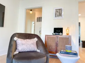 Urban Cape Downtown Escape-The Rivertown Nook - Image 4