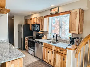 Stunning 2BR with Mountain Views | Nordic Village - Image 5