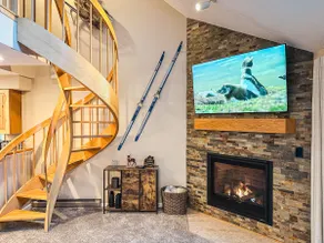 Stunning 2BR with Mountain Views | Nordic Village - Image 3