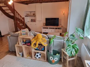 Cozy home with courtyard, walk to city center - Image 5