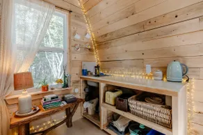 Moose & Merlin Glamping Cabin - Image 5
