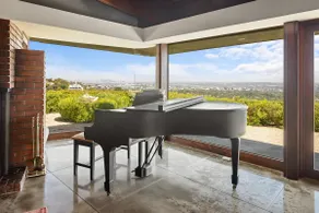Beverly Hills Oasis with Pool & Stunning Views - Image 3