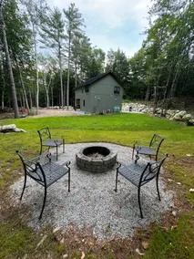 Modern getaway in the woods - Image 4