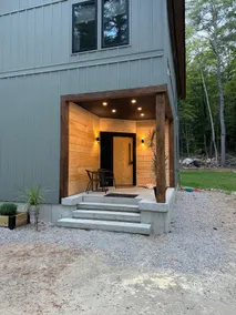 Modern getaway in the woods - Image 2