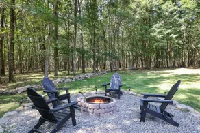 Little Woodsy Lodge Poconos ski/hot tub/lake - Image 3