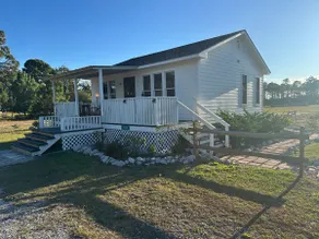 Cozy Cedar Island Cabin - Image 2
