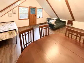 Romantic Loft getaway with beach access - Image 4