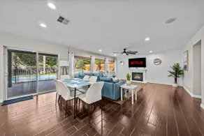Getaway to Temecula wineries w/ spa and pool table - Image 4
