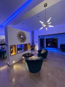 Private Luxury Love-Room Spa & Pool - Image 2