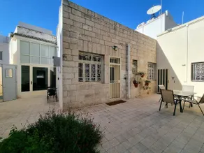 Downtown Living | 1-Bedroom Urban Retreat - No.3 - Image 2