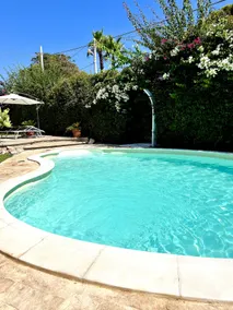 Vacation home with pool - Image 4