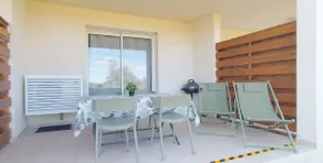 Two-bedroom apartment with sea view and frontage, beach 50 m away, pool - Image 4