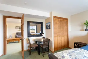 Just Plane Suite - Image 4