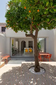 Design & art, patio with orange tree, near Seville - Image 3