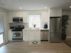 Modern spacious 2 bdrm apartment - Image 4