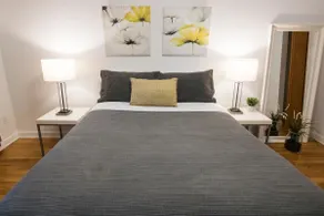 Bright and Spacious 2BR + Free parking - Image 4