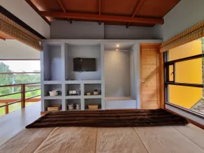 Cabin with spectacular lake views - Image 5