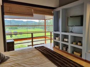 Cabin with spectacular lake views - Image 4