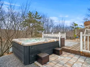 5BR Hot Tub, Sauna, GameRoom, Lake Access - Image 2
