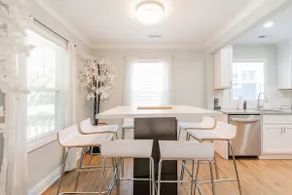 Charming Uptown Charlotte Oasis - Image 4