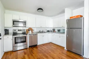 4 Bedroom Home Sleeps 8 - .5 Mile to Marta Train - Image 5