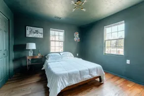 4 Bedroom Home Sleeps 8 - .5 Mile to Marta Train - Image 3