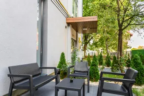 KOA | Spacious 3BR · Sleeps 8 · Free Parking - Image 3