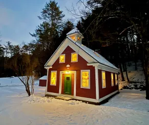 Pettengill Schoolhaus scenic 2 min to main village - Image 2