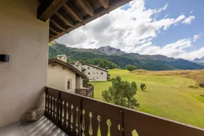 Two-level penthouse with stunning mountain views - Image 2