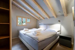 Two-level penthouse with stunning mountain views - Image 4