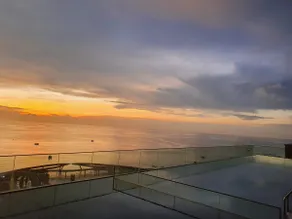 Hillside Sunset Apartment - Image 2